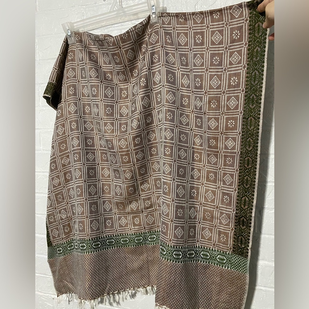 Rectangular Brown Patterned Table Runnner - Picture 2 of 9